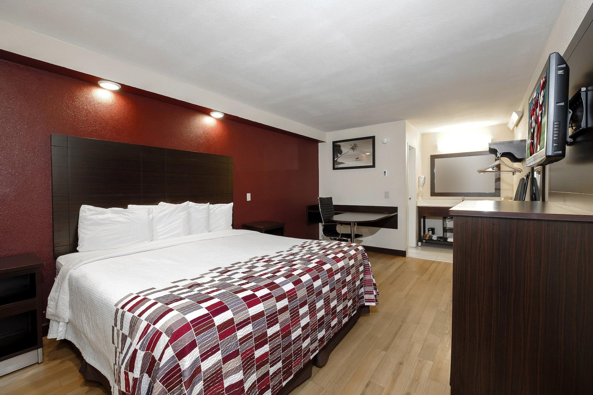 Red Roof Inn Tallahassee - University Bagian luar foto