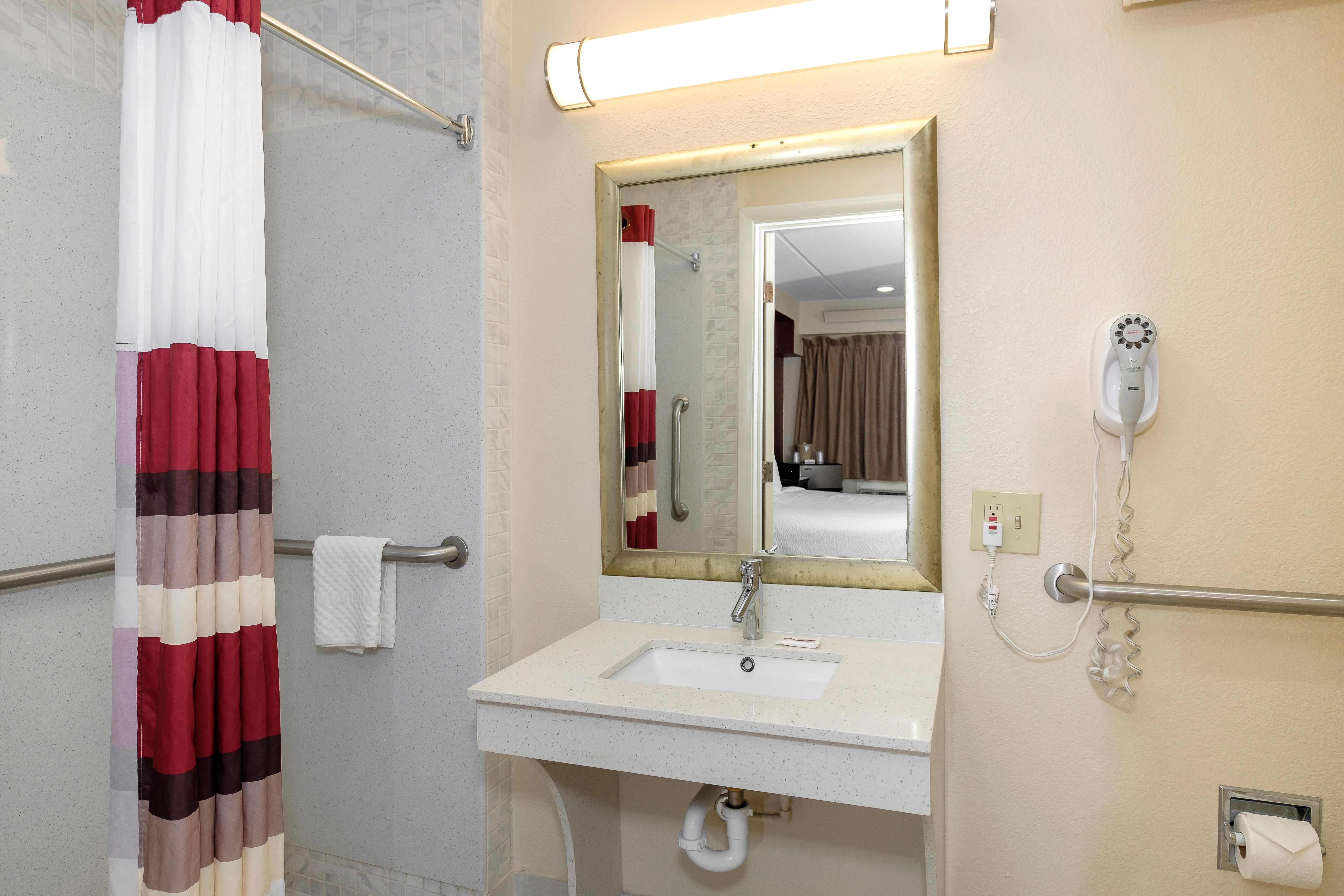 Red Roof Inn Tallahassee - University Bagian luar foto