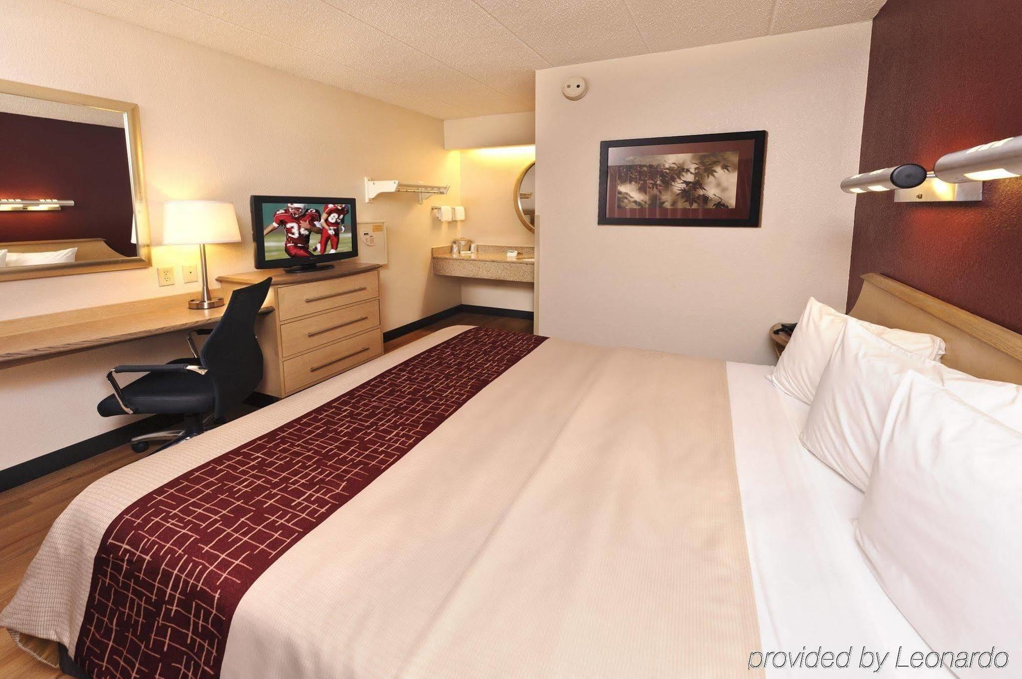 Red Roof Inn Tallahassee - University Bagian luar foto