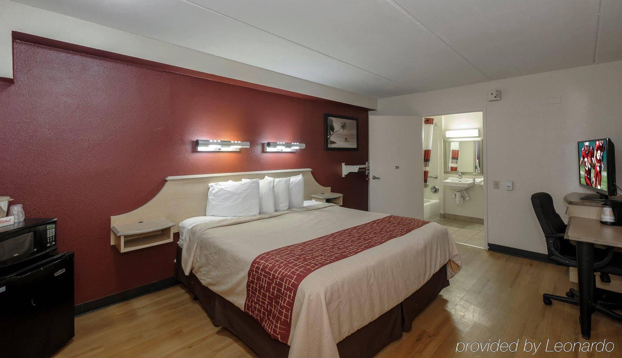 Red Roof Inn Tallahassee - University Bagian luar foto